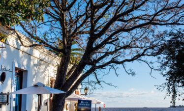 Colônia do Sacramento – Meio Dia Em Colônia